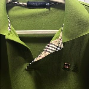 Men’s Burberry of London polo
Green & the trad. plaid trim short 
sleeve shirt